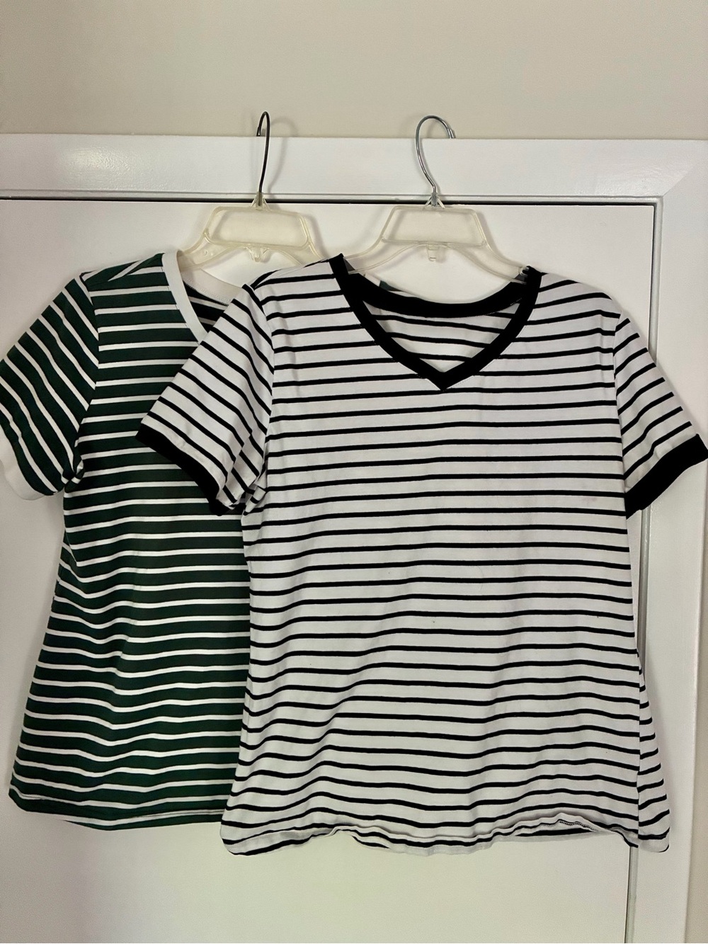 Amazon Women's Striped V-Neck Tee Set - White & Black